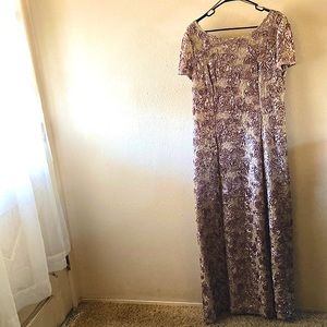 Mother of the groom or special occasion dress. Gold flowers with sequins.